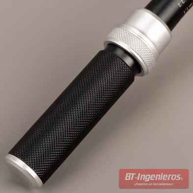 Ajuste del par de apriete mediante collar de bloqueo en llave dinamométrica JCB.