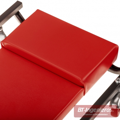 Detalle del reposacabezas acolchado de la camilla de taller Piramide CMA920.