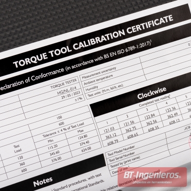 Certificado de calibración ISO 6789 incluido con llave dinamométrica JCB profesional.