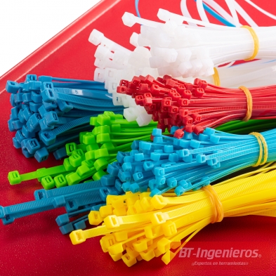 Bridas sujetacables de colores en diferentes tamaños