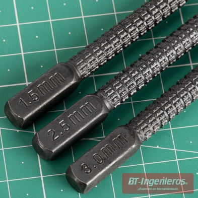 Botadores de clavos de 1,5, 2,5 y 3 mm con marcado grabado y zona de agarre rugosa