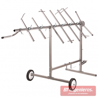 Perspectiva posterior del caballete giratorio con brazos regulables, eje de rotación y base con ruedas