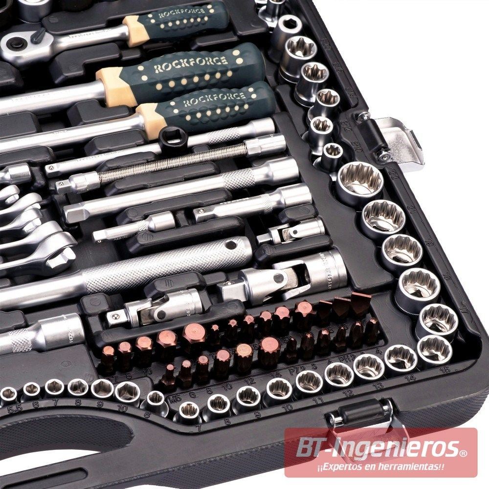 El maletin de herramientas incluye llaves de vaso de 12 caras y multiples extensiones.