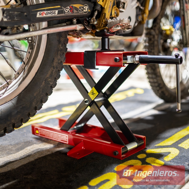 Elevador de moto en uso