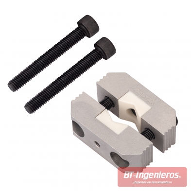 Abrazadera abierta para eje de suspensión.