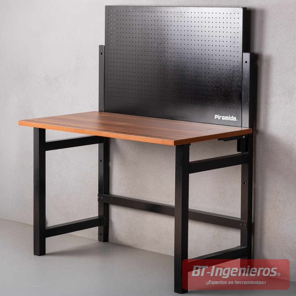 Banco de trabajo plegable con panel y mesa de madera - Posición de trabajo.