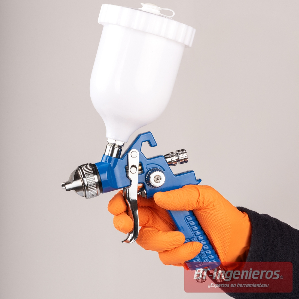 Pistola de gravedad para pintura. 600 ml.