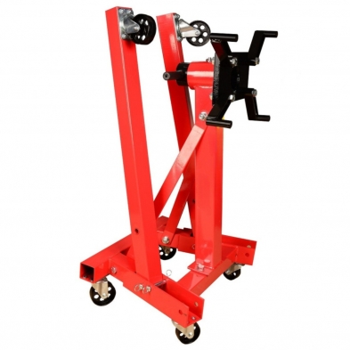 Soporte de motor plegable 900 kg en posición plegada para almacenamiento compacto.