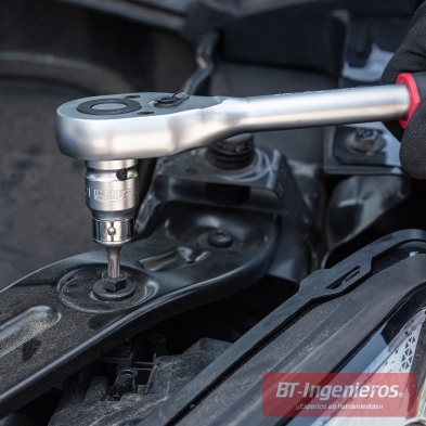 Puntas Ribe Polydrive con carraca en uso automoción