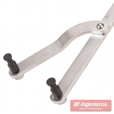 Detalle de la cabeza de la llave con pasadores montados para bloqueo de polea