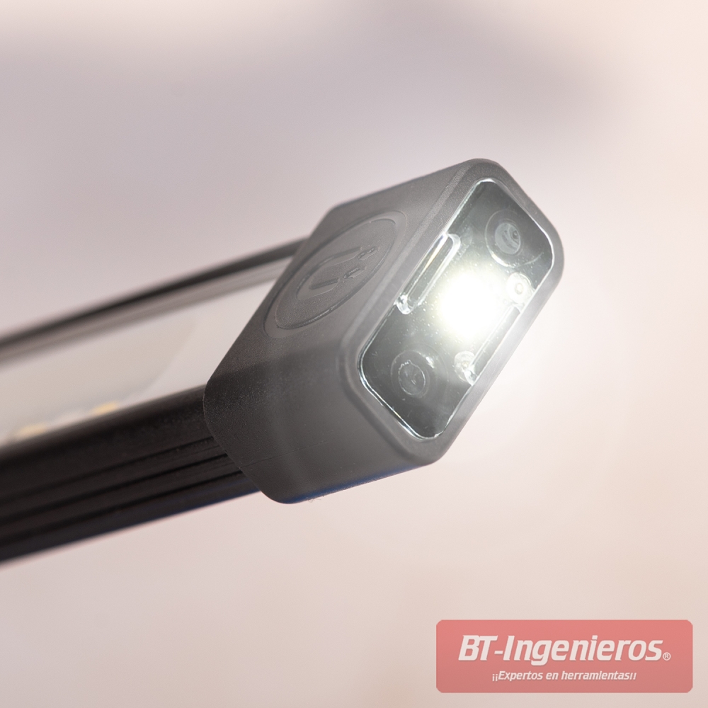 Detalle del foco LED COB de alta luminosidad y botón de encendido