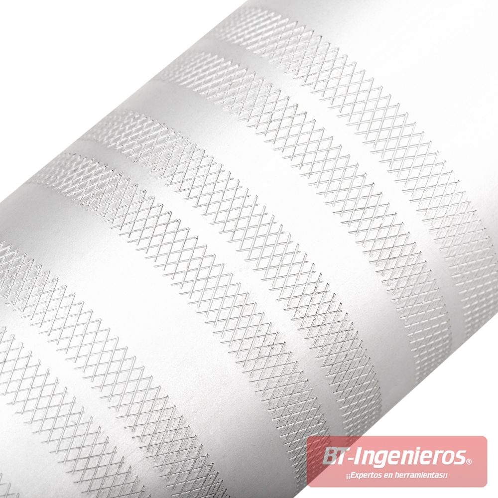 Detalle del cuerpo moleteado antideslizante de la bomba manual 500 cc