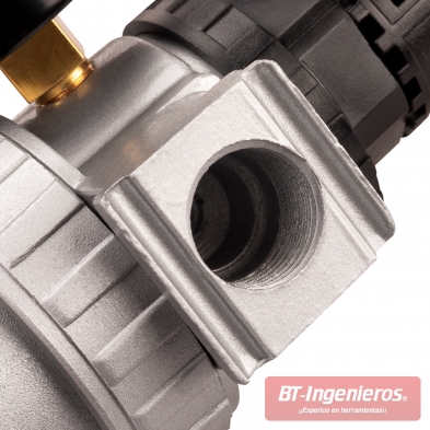 Detalle de la entrada roscada del filtro regulador de aire 1/4"