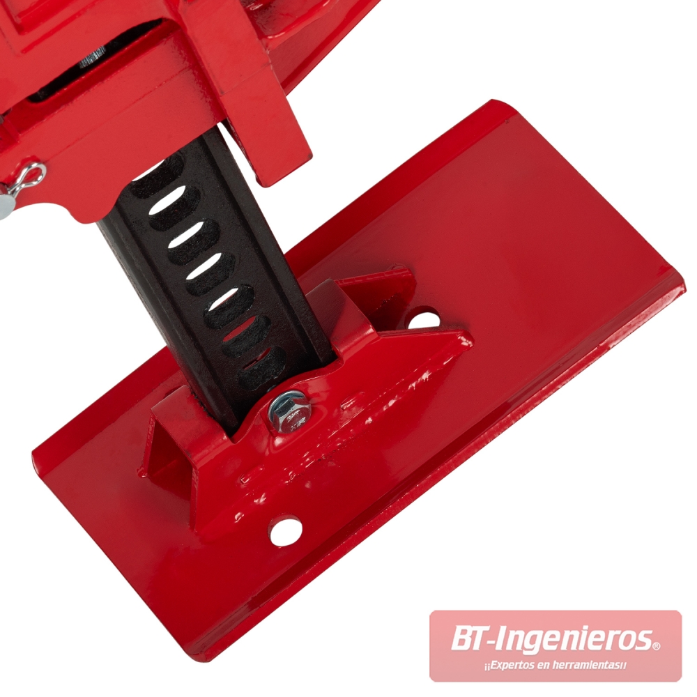 Base metálica perforada y reforzada del gato Hi-Lift Piramide PRO.