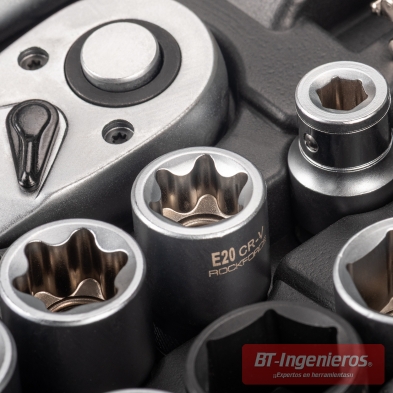 Detalle de carraca Rockforce profesional con vasos E y adaptadores CR-V