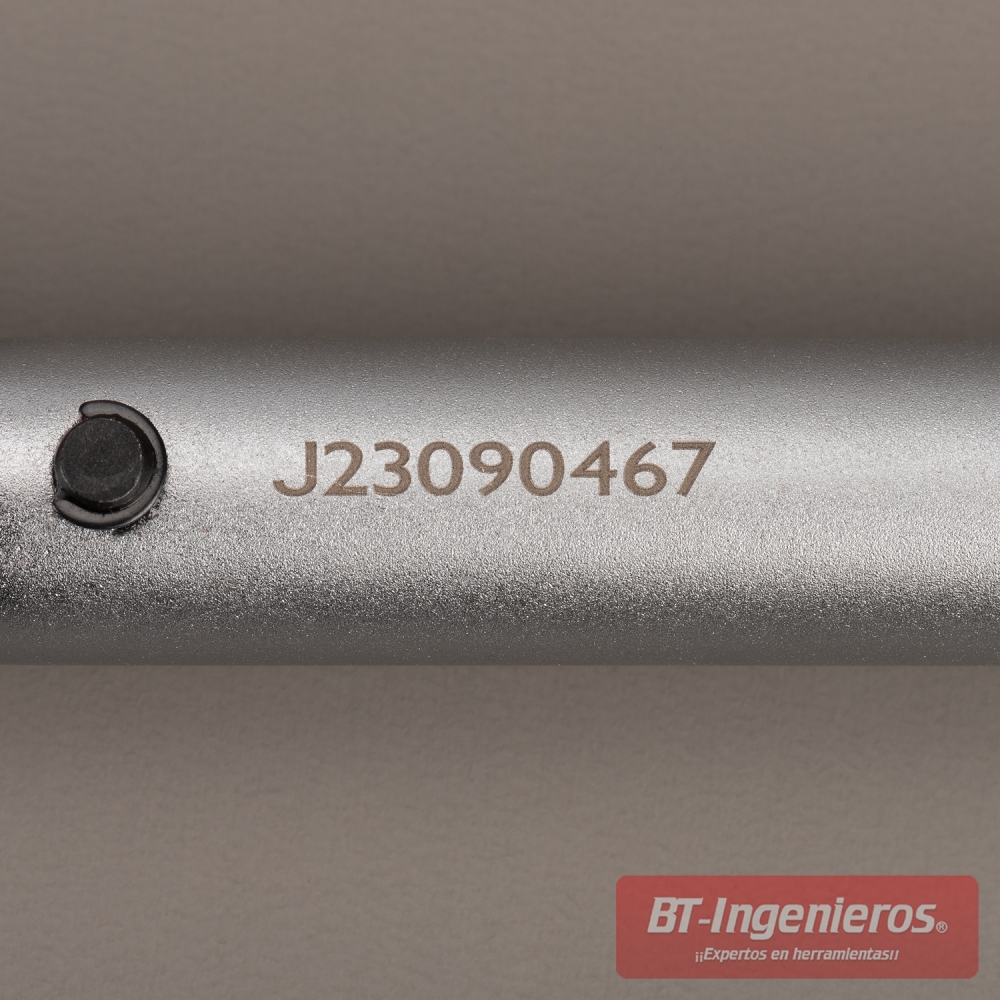 Detalle número de serie grabado en láser llave dinamométrica JCB 10–60 Nm.