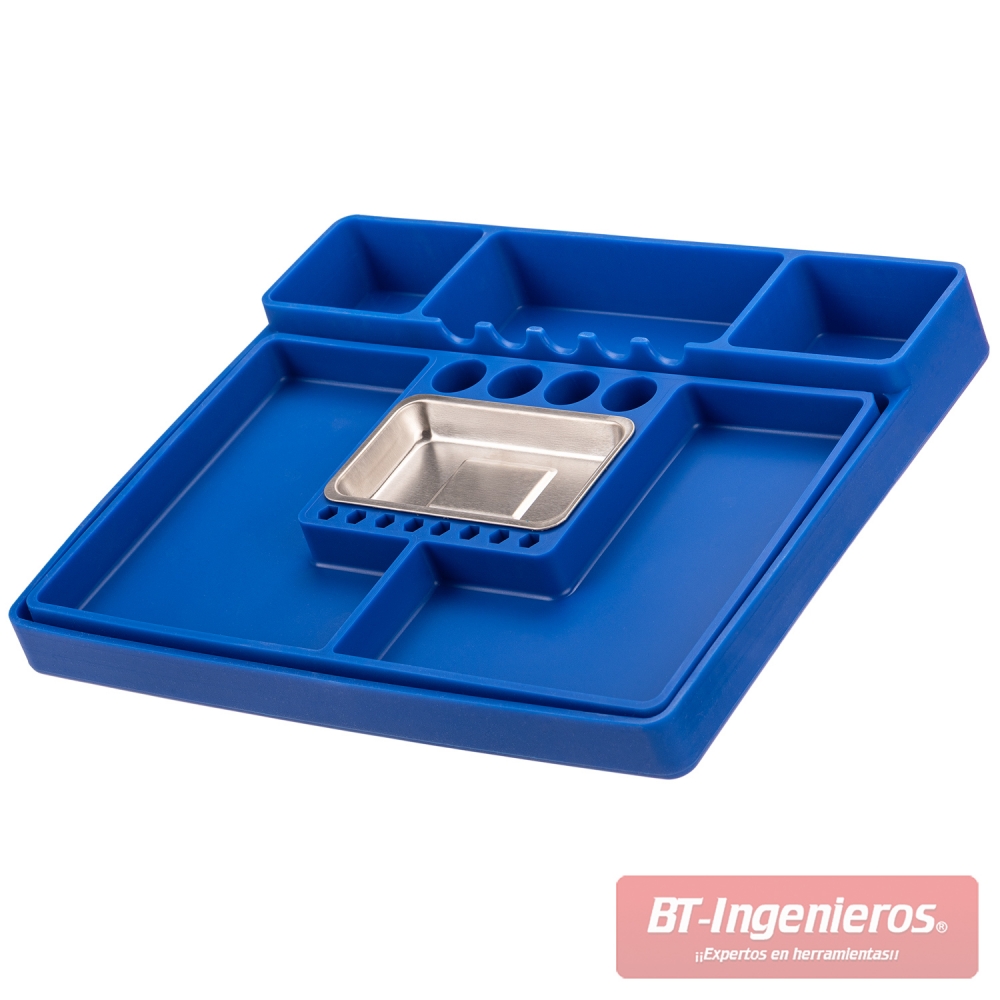 Vista superior de bandeja organizadora grande de silicona con varios compartimentos.