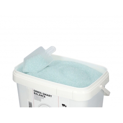 Detalle del granulado de equilibrado interior Orbis Smart Balance para ruedas de camión.