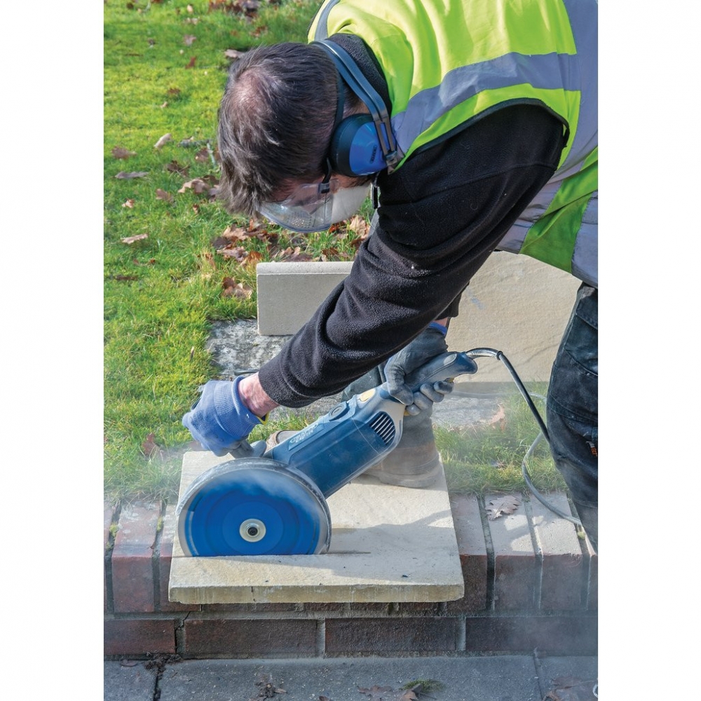 Borde segmentado para cortes rápidos y alta durabilidad.