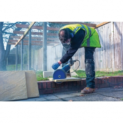 Disco de corte endurecido y templado con borde de 7 mm de grosor.