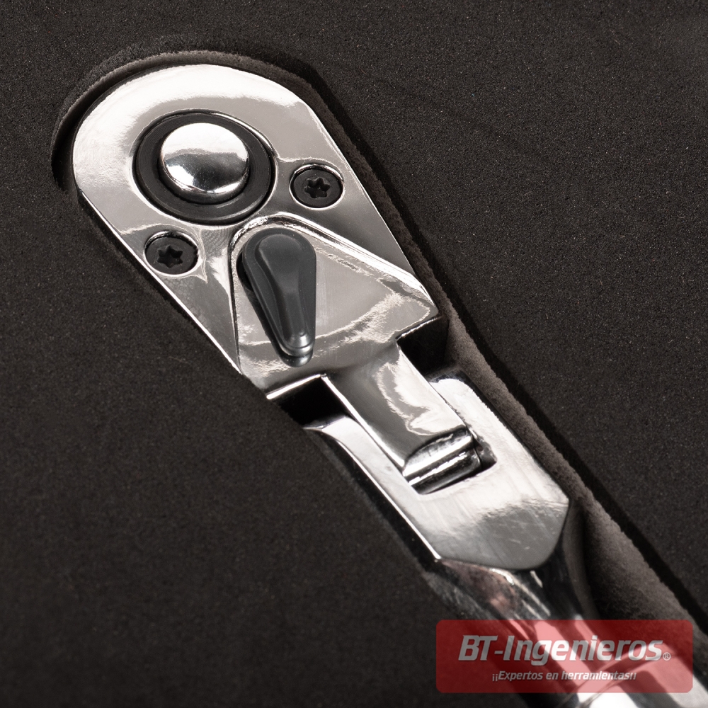 Detalle del cabezal de carraca con selector reversible, botón de liberación rápida y articulación flexible