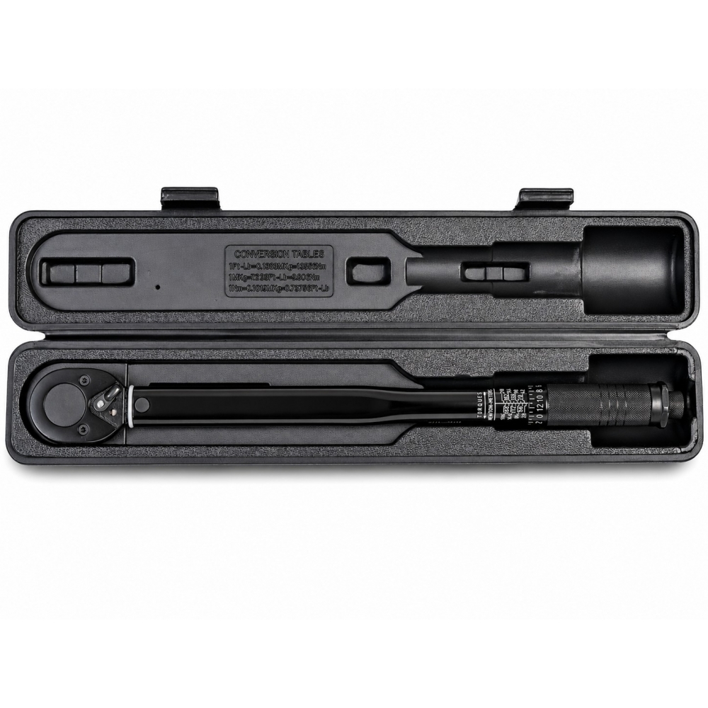 Llave dinamométrica de 1/2” colocada en el interior de su estuche protector negro.