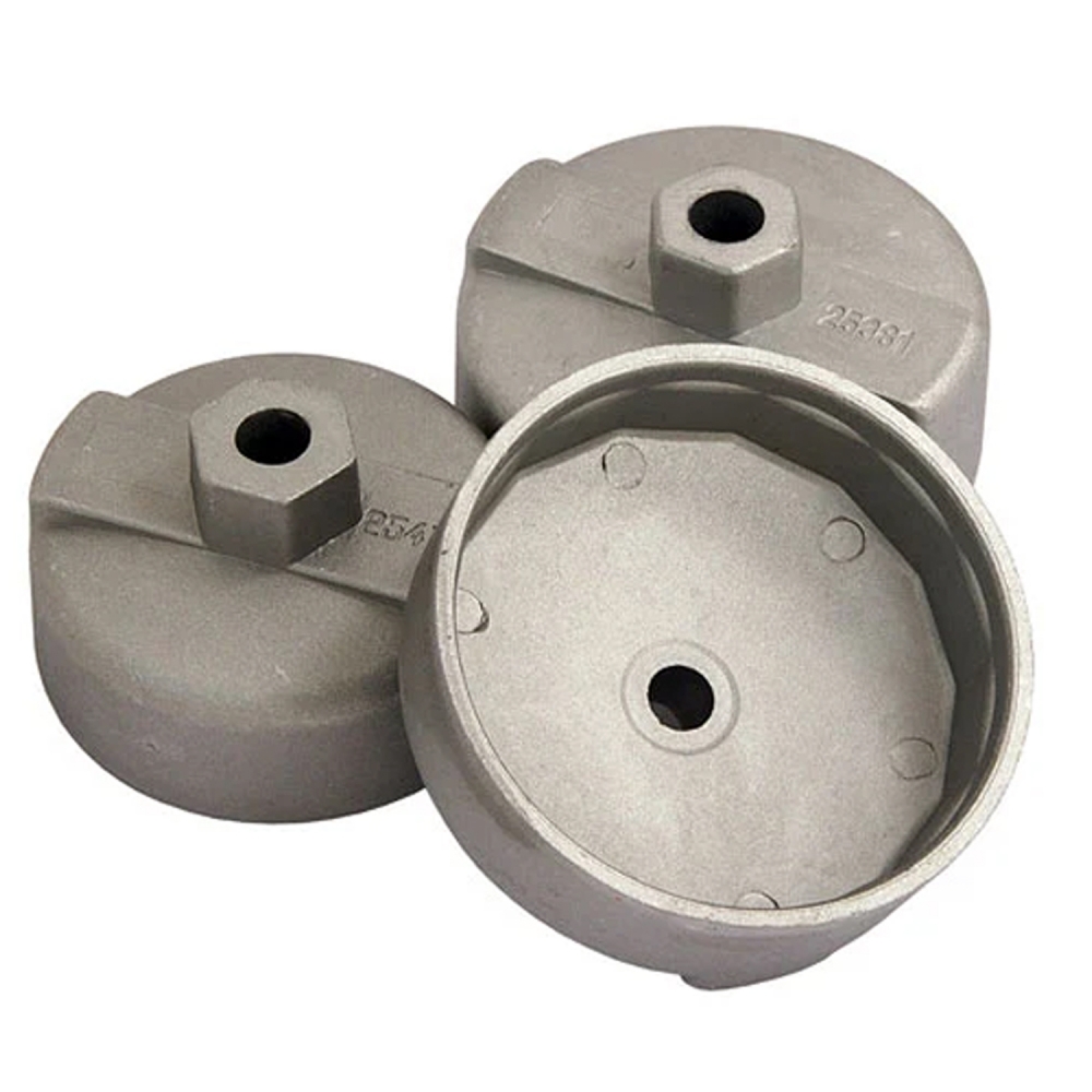 Tres llaves tipo cazoleta para filtro Toyota con resalte hexagonal y detalle del interior de una pieza