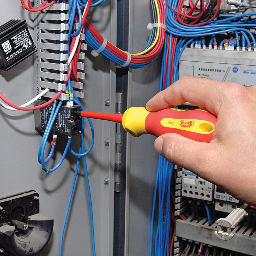 Destornillador VDE Draper Expert XP1000 para mantenimiento de cuadros eléctricos